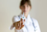 Osm mýtů o očkování: Přečtěte si, proč jsou mylné